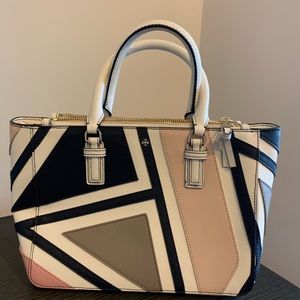Beautiful Tory Burch tote bag